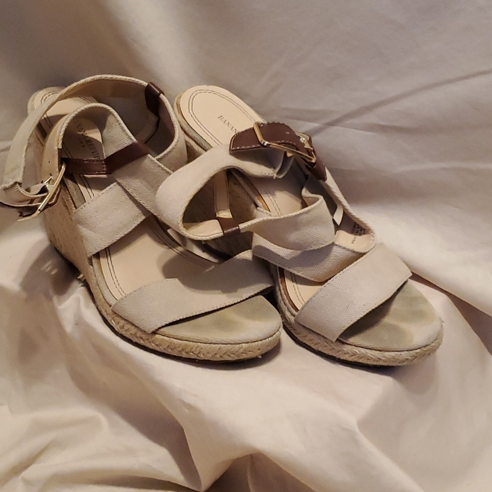 Banana Republic Canvas and Rope Wedges SZ 8.5
